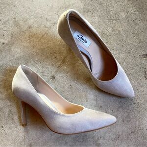 Clarks grey metallic pumps